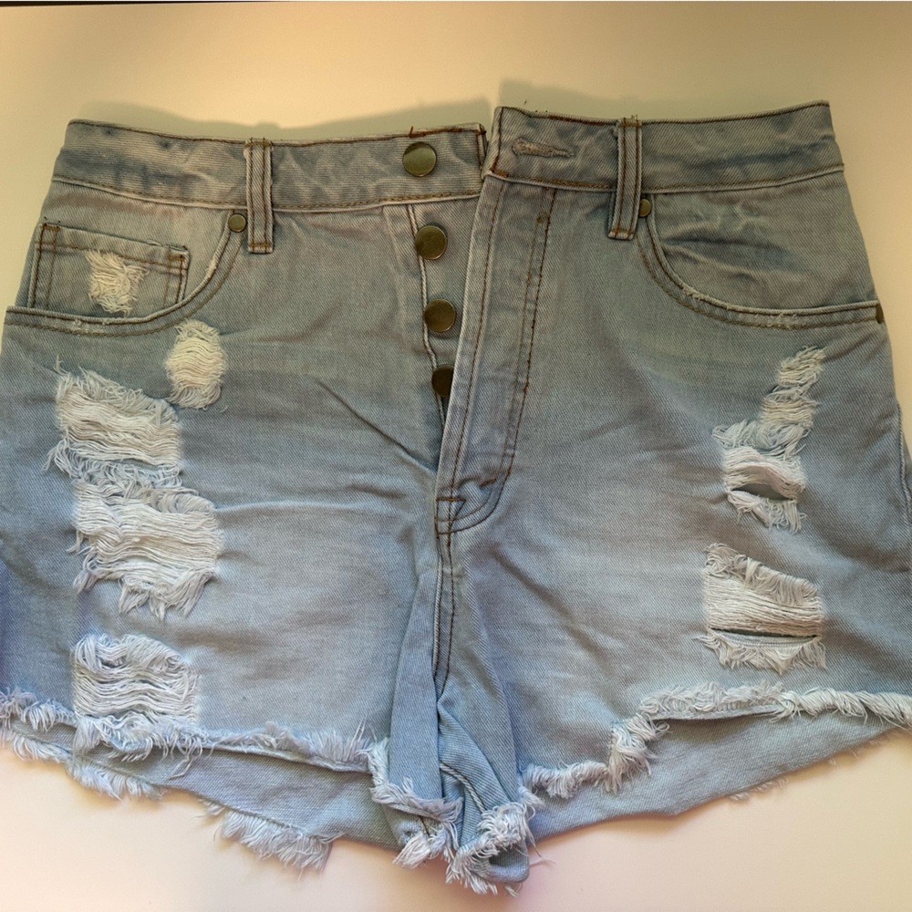 Easel Shorts